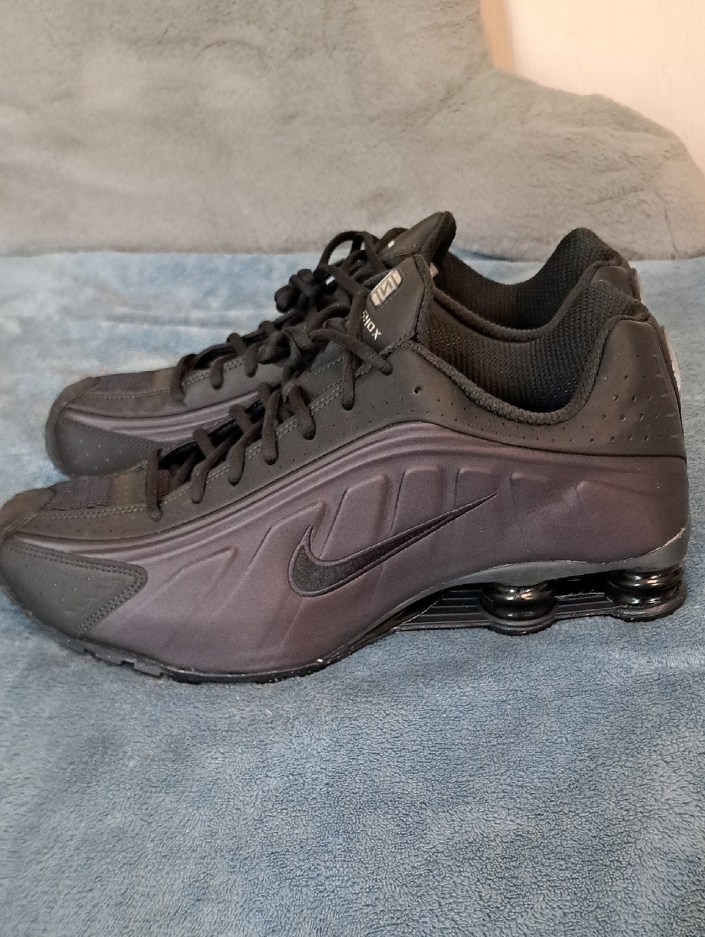 Nike Men’s Black Athletic Shox Sneakers
